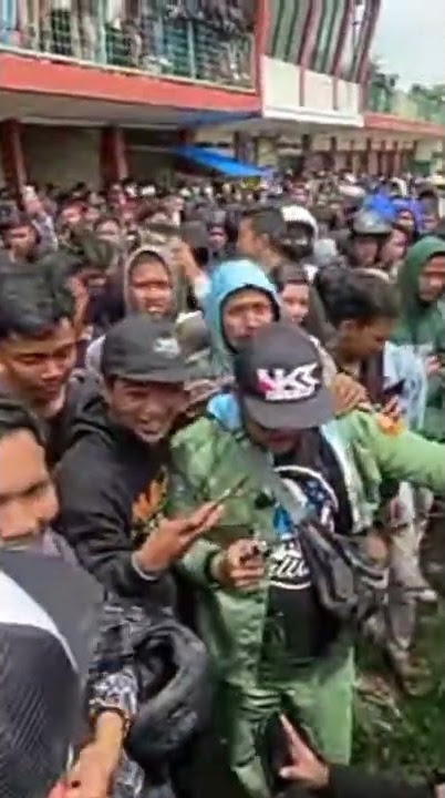 Situasi sirkuit balap emak gila vs lucky stunrider
