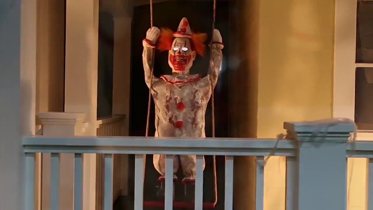 Creepy Swinging Clown!