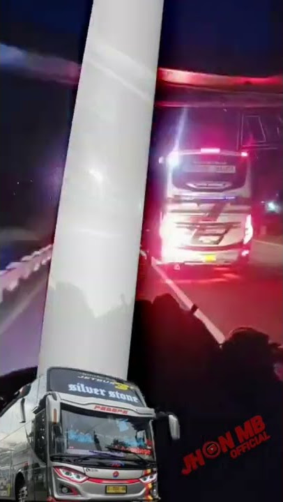 Aksi NGEBLONG BAHU JALAN BUS MALAM
