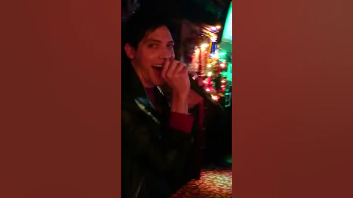 Paul Singing
