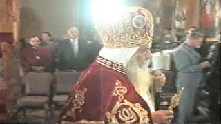 زفة استقبال قداسة البابا شنودة الثالث - قداس عيد القيامة المجيد 2001 - خورس الاكليريكية بقيادة المعل