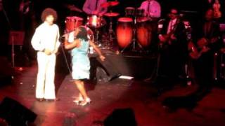 Sharon Jones &amp; the Dap-Kings - Keep On Looking (dance w/Gator) SF June 25 2010