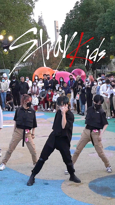 K-pop in public Stray Kids 'TASTE'
