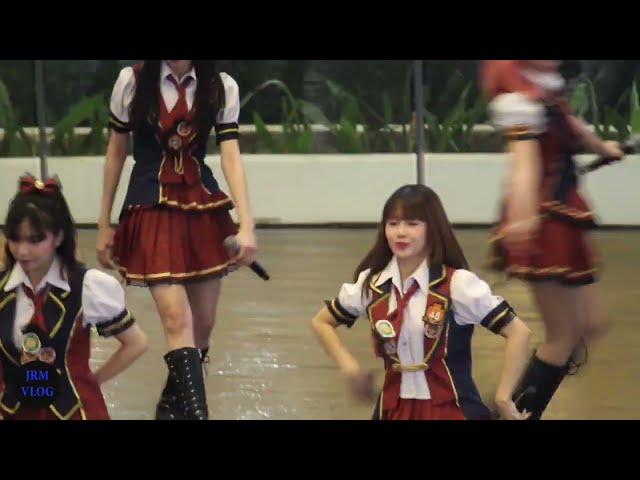 [liwake Maybe + Koi Suru Fortune Cookie] MNL48 Japan Fiesta 2023 (Day 1). 2/18/23 class=