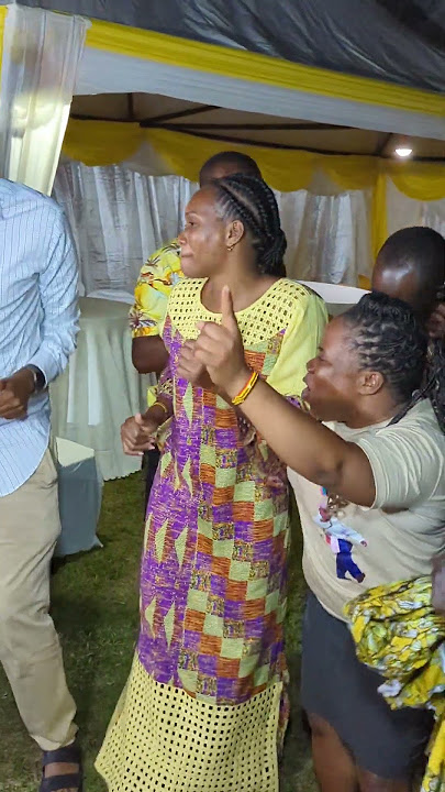Nyamutoro Alina mu dance we live in Nebbi to welcome president Museveni