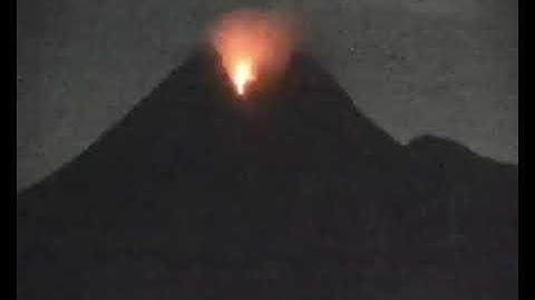 Merapi Update: Huge Part Of The Lava Dome Collapse on January 29, official CCTV Government Video
