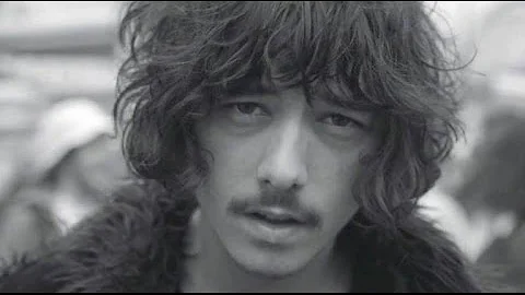 STICKY FINGERS - LIQUORLIP LOADED GUN (Official Video)