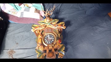 Discussing top mounted music box and discussing how critical the "V" wire is on a cuckoo clock