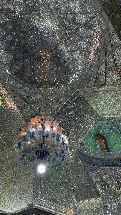Holy shrine of shahecheragh 📍 #iran #iranian #mosque #swarovski #crystals