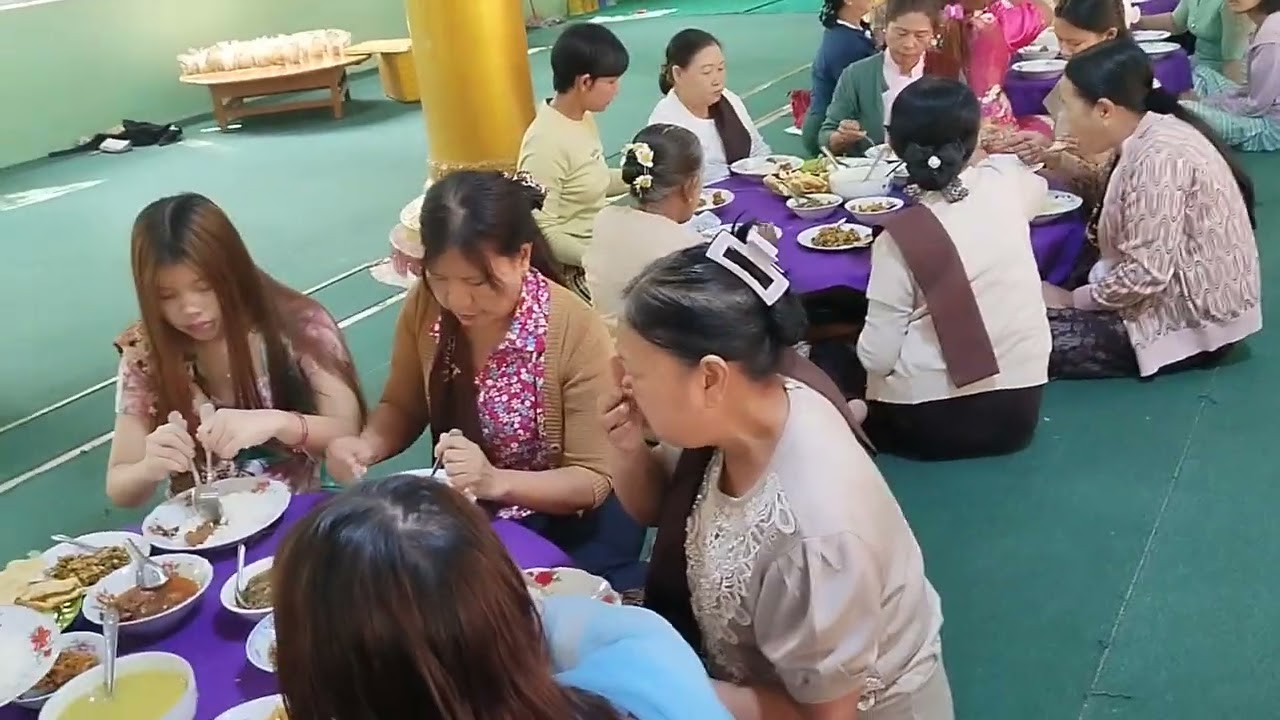 နာယကဆရာတော်ကြီး၏မွေးနေ့တွင်သံဃာတော်များနှင့်ဧည့်သည်များအားဆက်ကပ်ကြွေးမွေး