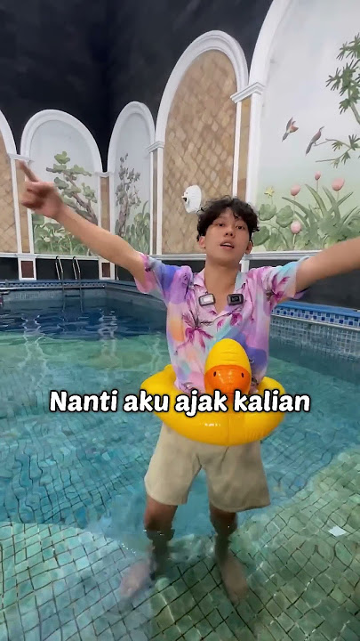 SEMUA ORANG GAK PERCAYA!! BERENANG DI ISTANA