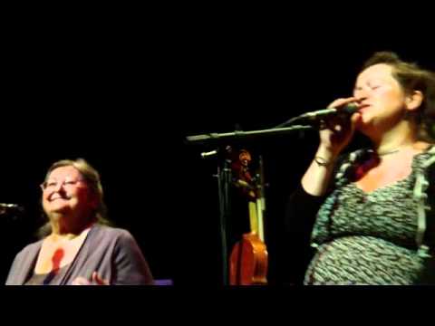 Norma Waterson and Eliza Carthy -'Ukelele Lady - (...
