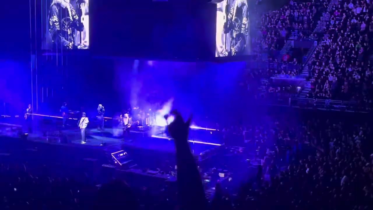 Linkin Park live at the Inuit Dome LA - CASTLE OF GLASS