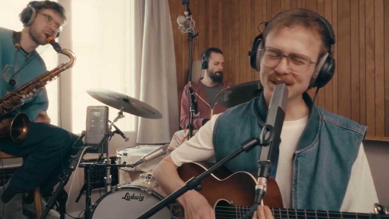 Almost Twins - Visions (Live Session) adlı videoyu YouTube'da izle Almost Twins - Visions (Live Session) adlı videoyu YouTube'da izle