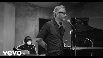 Matt Berninger - Distant Axis (Live Acoustic Version)