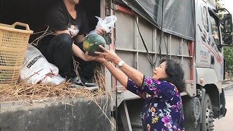 DỊCH COVID-19: NGƯỜI DÂN HÀ NỘI CHUNG TAY “GIẢI CỨU” NÔNG SẢN