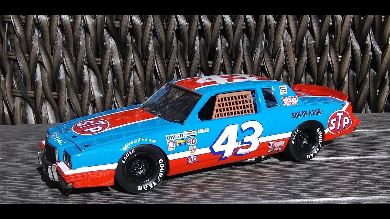 Pick of the Day: '92 Pontiac Grand Prix Richard Petty Edition