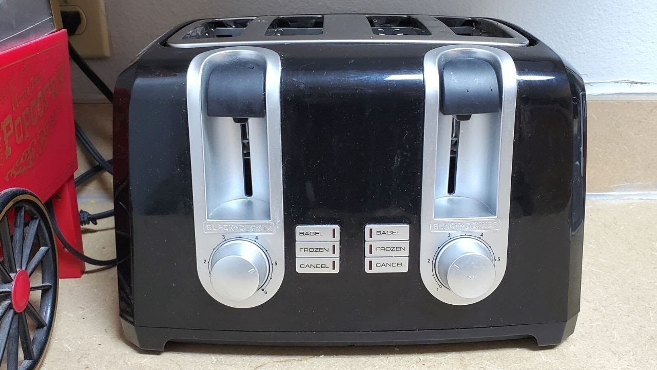 BLACK+DECKER TR1478BD 4-Slice Toaster, Black