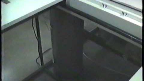 Operation of an early scanning tunneling microscope (STM)