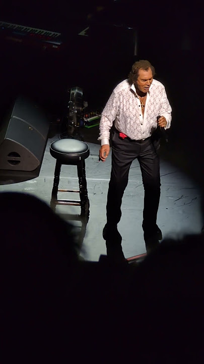 Fabulous performance! Engelbert Humperdinck - How I love you