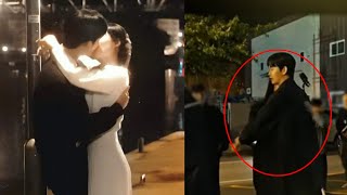 This is how Kim Soo Hyun is Protecting Kim Ji Won l  he make sure to keep her safe always