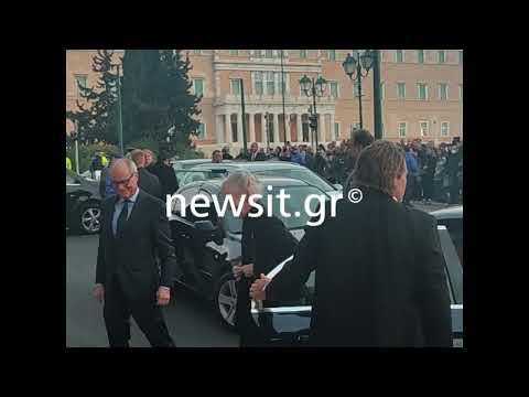 Κηδεία τέως Βασιλιά Κωνσταντίνου: Άφιξη της βασίλισσας της Δανίας