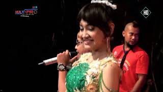 Aku Cah Kerjo Voc  Harnawa Ft Jihan Audi New Bintang Yenila live di Seren