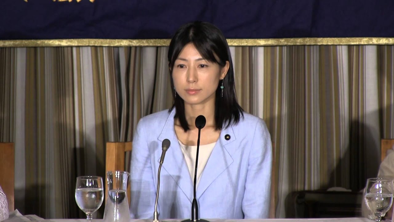 Ayaka Shiomura: "The victim of sexist heckling during her questioning of  city officials" - YouTube