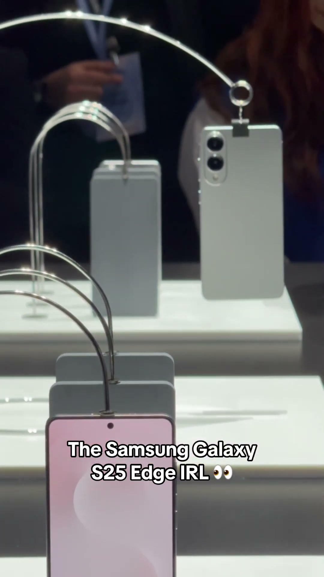 Sneak Peek at Samsung's Galaxy S25 Edge