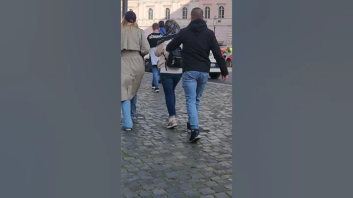 😱 ATTTENTION PICKPOCKET IN ITALY, CAUGHT ON CAMERA! #Pickpocket #Rome #Italy #Viral #ViralVideo #Fyp