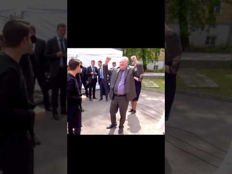 🔥Жириновский танцует со студентами флекс #жириновский #shorts #танцы #история #dance #егэ #новости