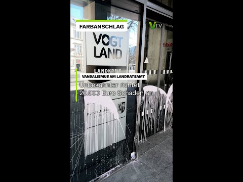 Anschlag mit Farbe auf Landratsamt in Plauen | V.TV
