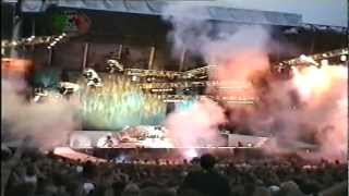 Metallica - Speaker announces the concert is canceled and...James breaks on stage 1994/1995