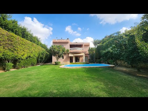 فيلا للبيع 1000 متر بكمبوند لؤلؤة الشروق الممولك لشركة ليك فيو تشطيب كامل بحمام سباحة