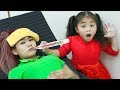 Annie Pretend Play Taking Care Of Her Sick Auntie With Kids Toys