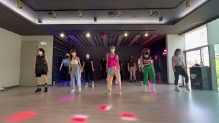 Download Lagu On The Floor/jennifer lopez MP3