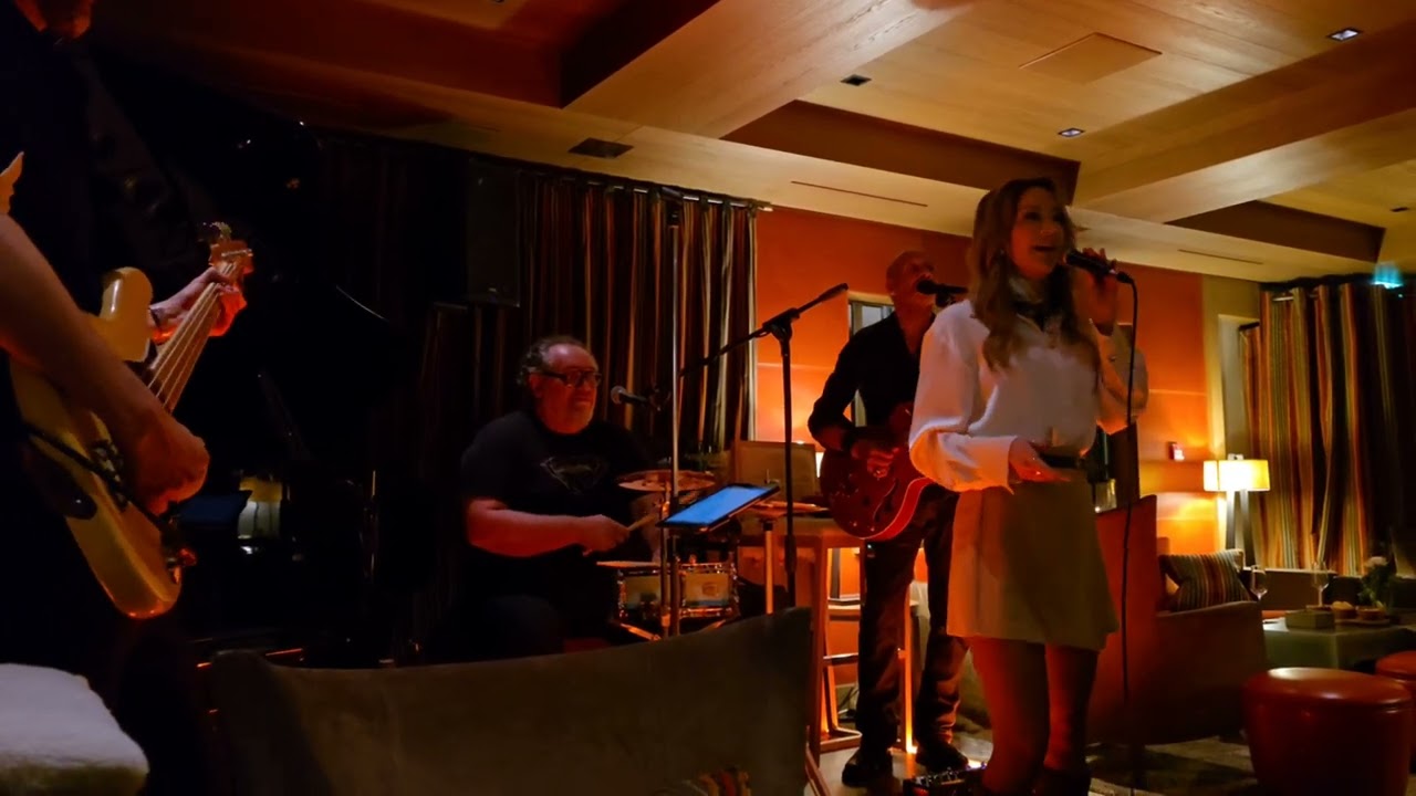 Nina Simone - Feeling Good Cover live band