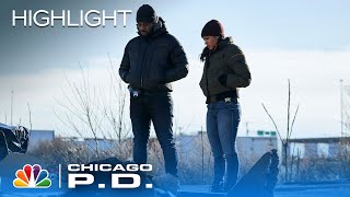 Atwater and Rojas Track a Suspect Who Pulls a Knife on a Bus - Chicago PD