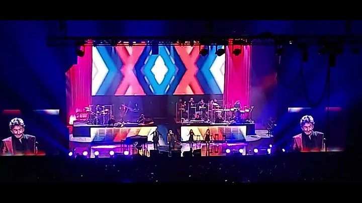 Let's Hang On by Barry Manilow Live in St Louis