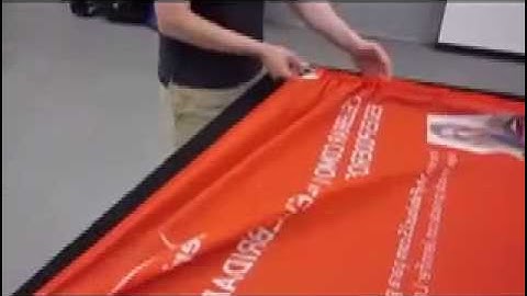 Installing the graphic on an Expand FlagStand 1