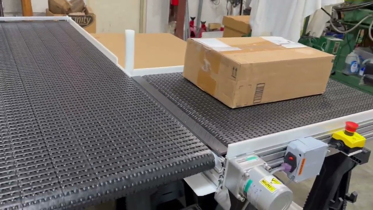 Conveyor Corner Turn Demonstration by Safe Conveyor, Inc.