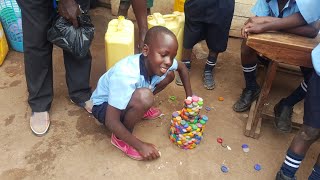 How to use plastic bottle tops to promote creative learning