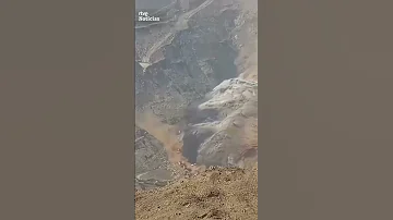 لحظة رغب انهيار منجم في شمال الصين في عشرة ثواني سبحان الله ادعمونا بالاشتراك 
