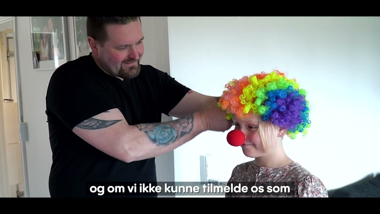 Eline og hendes far arrangerer Klovneløb