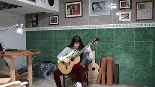 María Simon plays Pavel Gavryushov´s guitar