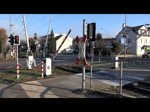 Railroad Crossing -  Lörrach (DE) - Bahnübergang Hauptstrasse , Passage à niveau