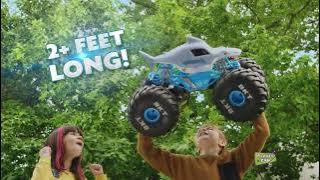 Download lagu Chomp Into Monster Jam Action | MEGA Megalodon RC