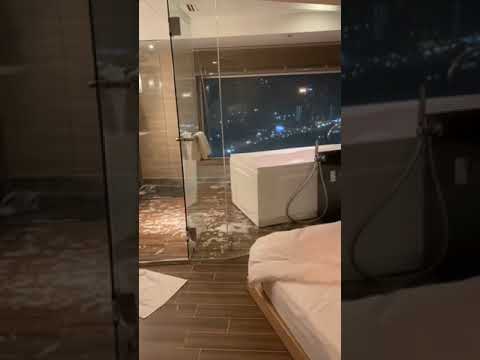 Water Spills Out of Bathtub as it Shakes Rigorously During Earthquake in Japan - 1177525