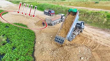 Wow!This is Too Much!!LandSlip In Deep Water And Get Repair By 25T Dump Truck Loading With Dozer D53