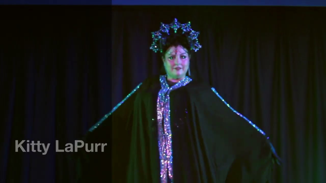 Kitty LaPurr @Cardiff Cabaret Club #cardiffcabaretclub #foofoolabelle #burlesque